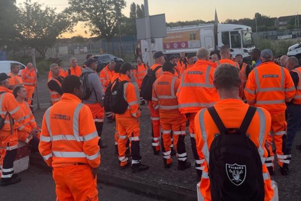 Waltham Forest refuse workers’ dispute continues