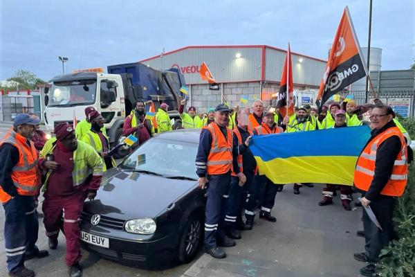 Camden and Westminster Veolia refuse workers rally to send message of support to fellow trade union brothers and sisters in Ukraine